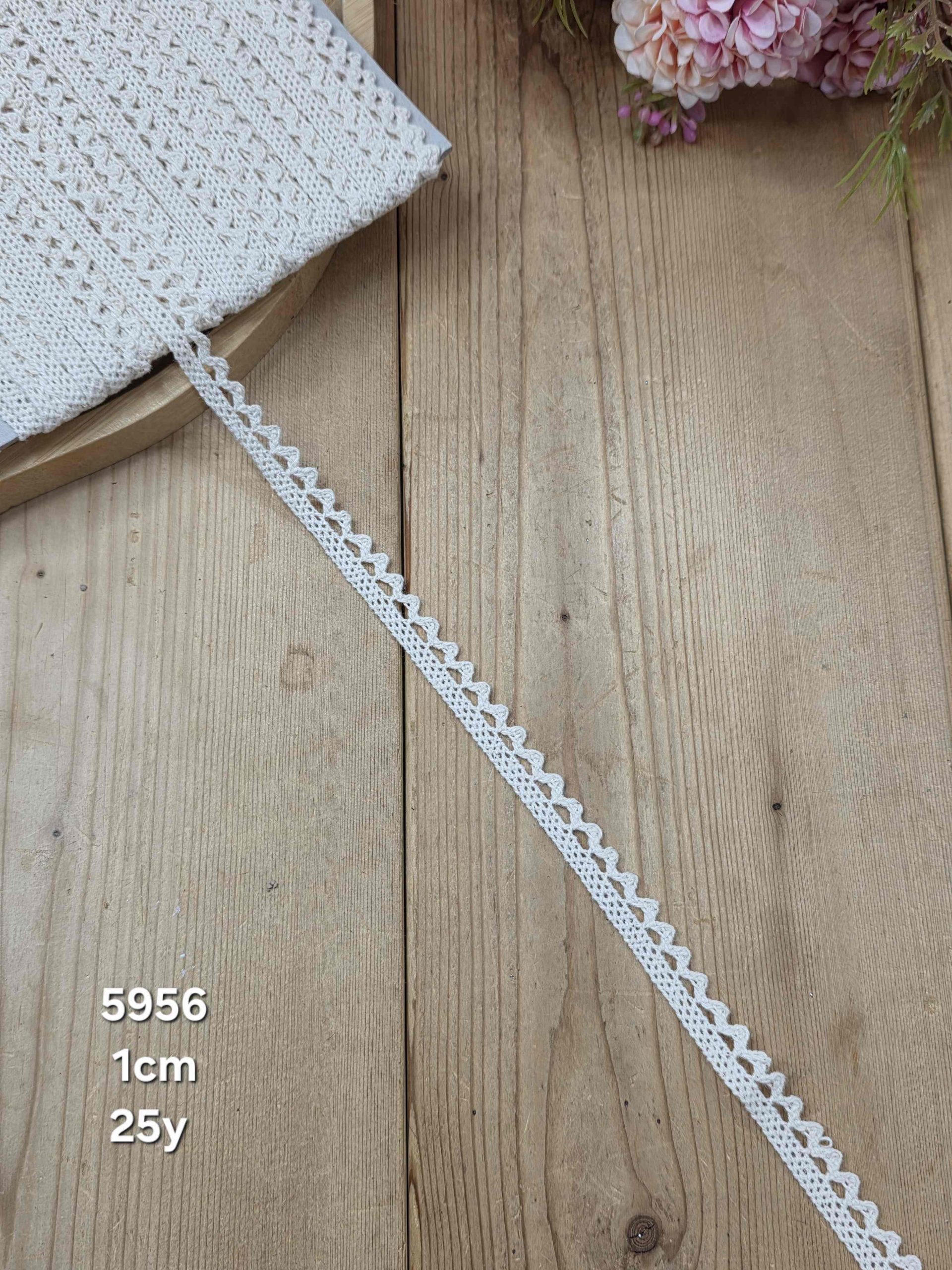 نوار قلاب بافی کد 5956 سایز 1 سانت بسته ۲۵ یاردی نوار قلاب بافی کد 5956 سایز 1 سانت بسته ۲۵ یاردی