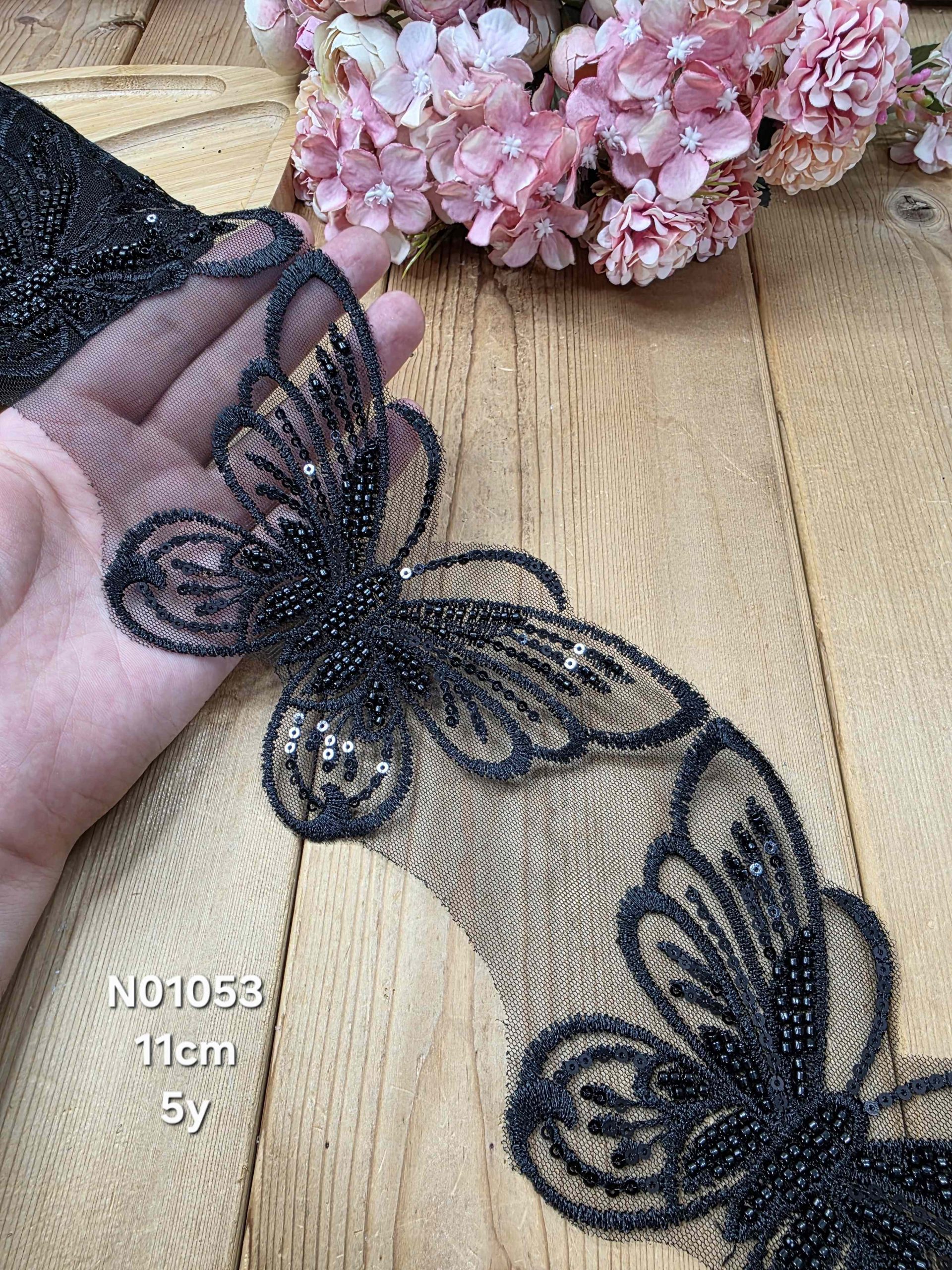 نوار ملیله دوزی کد N01053 بسته 5 یاردی سایز 11 سانت نوار ملیله دوزی کد N01053 بسته 5 یاردی سایز 11 سانت